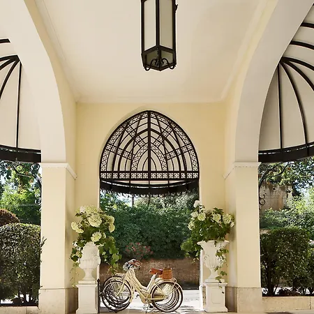 Aldrovandi Borghese Hotel