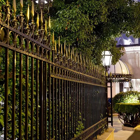 Отель Aldrovandi Borghese 5*